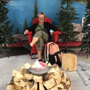 Meet your Posher, Maxine